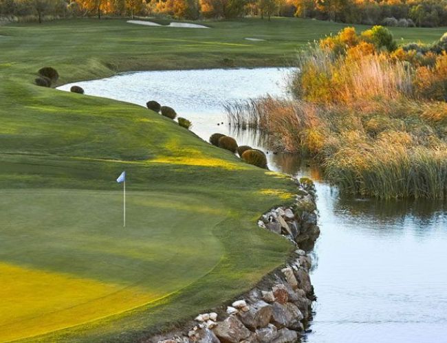 La renovación del campo de golf LAKES